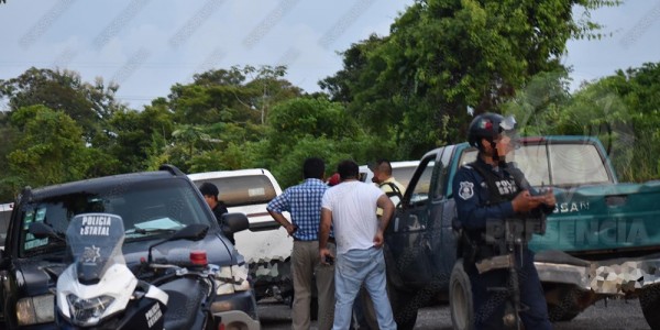 Autodefensas amenazan a periodista de Las Choapas