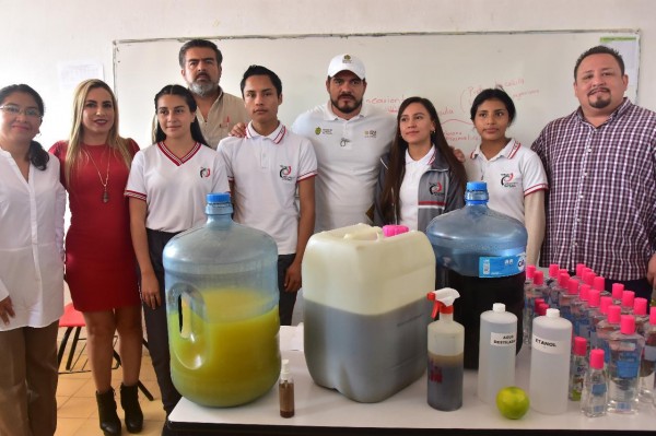 Impulsará SEV proyecto de repelente contra mosquitos creado por estudiantes de TEBAEV