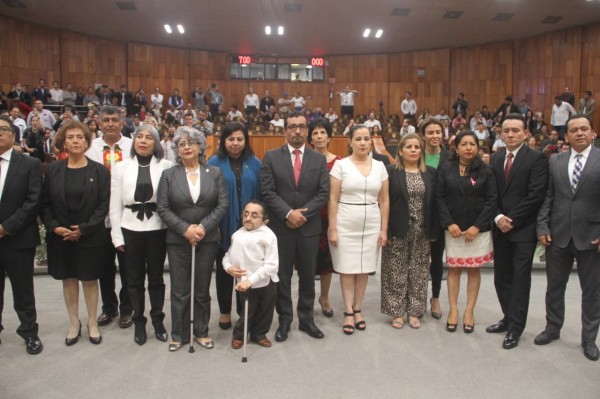 Aprueba Congreso propuestas de Cuitláhuac para 13 magistraturas