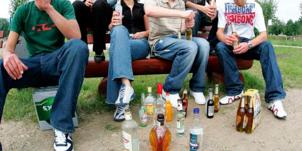 Aumenta consumo de alcohol entre niñas en el país, refieren