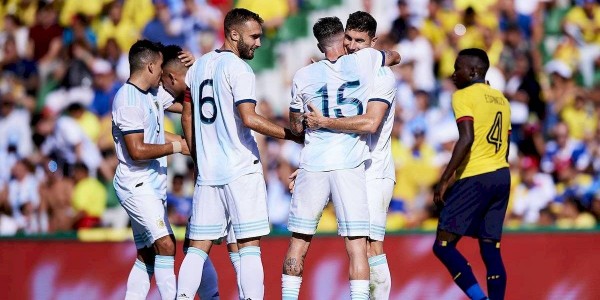 Argentina brilla sin Messi y golea a Ecuador