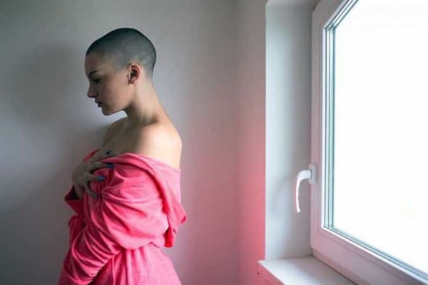 Jóvenes de 18 años ya luchan contra el cáncer de mama