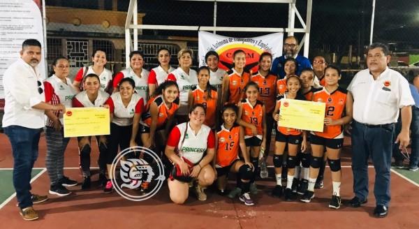 Leonas campeón del relámpago de voleibol femenil en Minatitlán