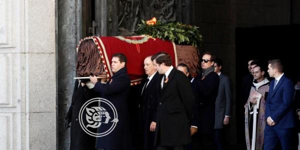 España exhumó restos de Franco 44 años después de su muerte