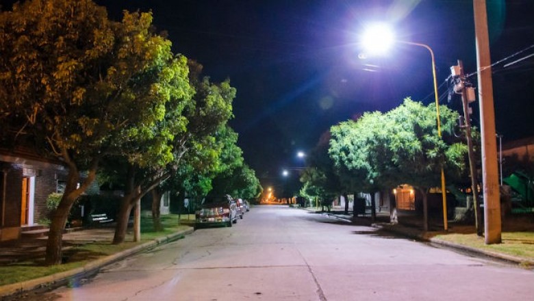 Exigen empresas pago por luminarias LED en municipio porteño