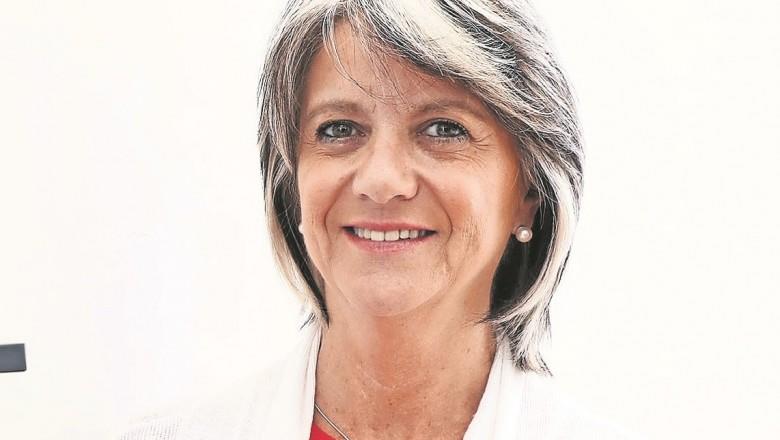 Reconocen trayectoria de Adriana Malvido 