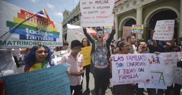 Falta de voluntad política cierra paso a matrimonio