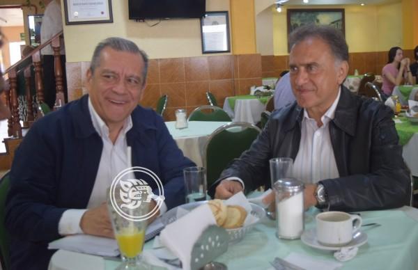Confirma gobernador venta de plazas por exfuncionarios de Yunes Linares
