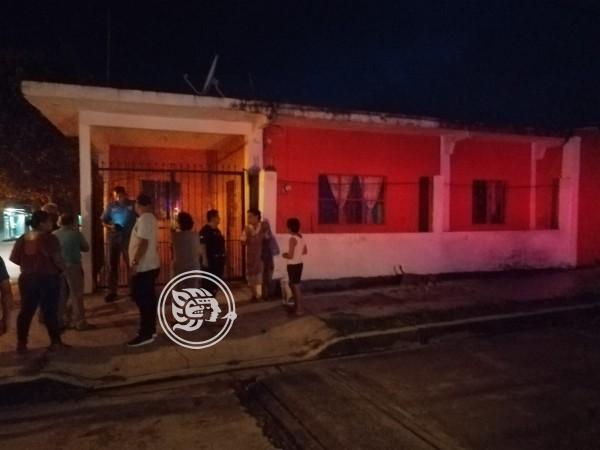 Veladora provoca conato de incendio en barrio de Oluta