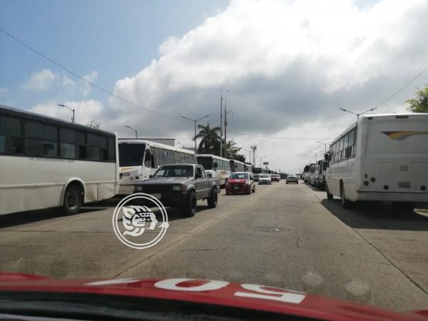 Transportistas están a favor de operativos en Minatitlán