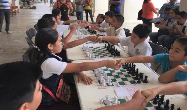 Ex alumno del CONALEP 2 busca fomentar el ajedrez en escuelas primarias