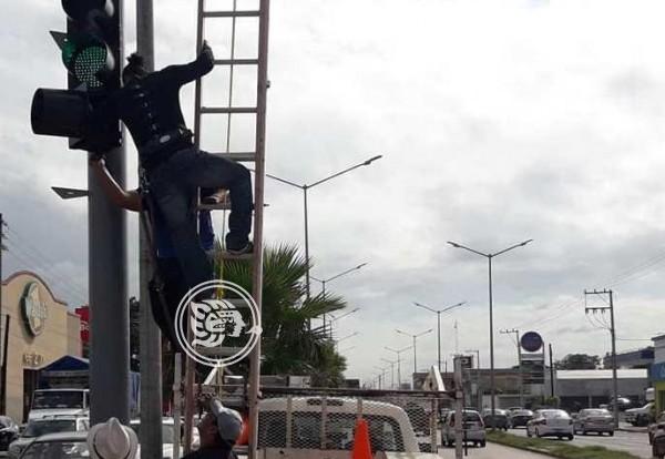 Frentes Frios 8  y 9 dañaron semáforos en Minatitlán 