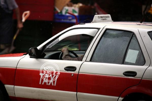 Concesionarios de Coatzacoalcos tienen lista negra de taxistas