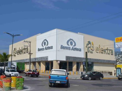 Clausura de tienda departamental en Orizaba, por no respetar medidas de letreros