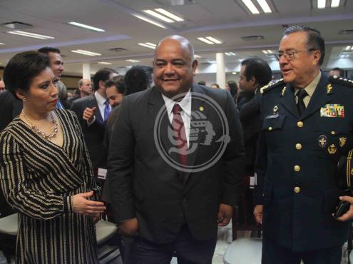 Que alcalde de Veracruz aumente la seguridad y deje de quejarse: Segob