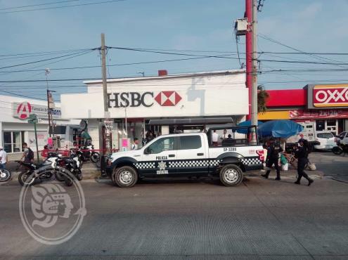 En Veracruz, hombre rocío ácido muriático durante asalto al banco