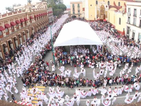 Más de 2 mil bailarines rompen récord en Xalapa con La Bamba