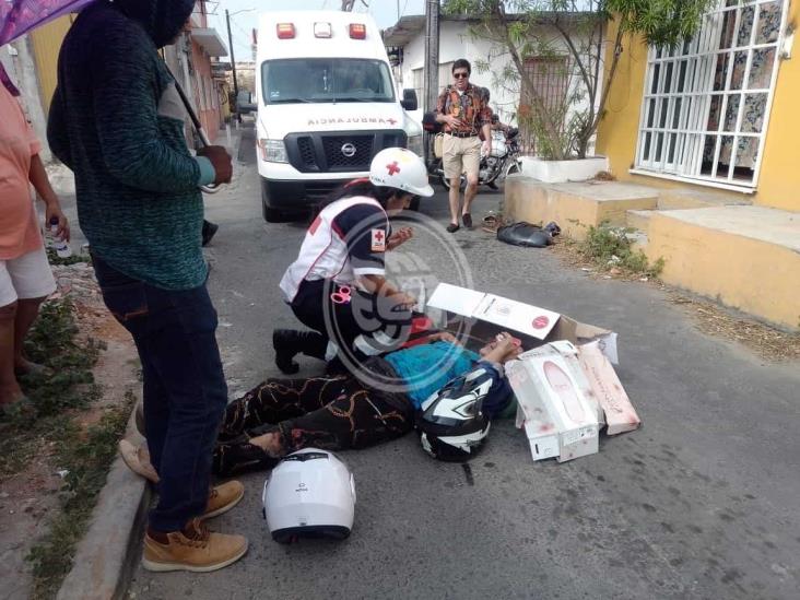 En Veracruz, atropella vehículo a madre e hijo