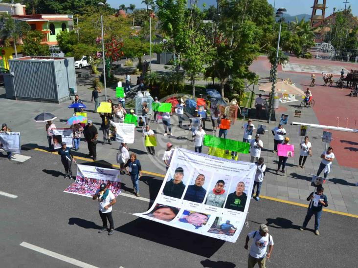 Familiares de 16 personas desaparecidas protestan en Ixtac