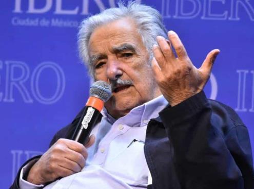 Mujica pide a México tolerancia ante problemas que enfrenta