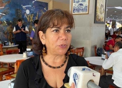 Exigen compensación salarial más de mil 500 maestros de Veracruz