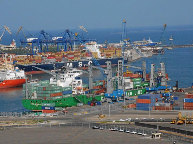 Cae movimiento en Puerto de Veracruz durante primer semestre del 2020