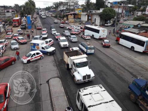 Gobierno de Veracruz definirá aumento de 40% en transporte