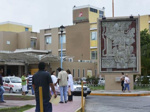 Sigue desbasto en hospital de Pemex Poza Rica; 40 mil afectados