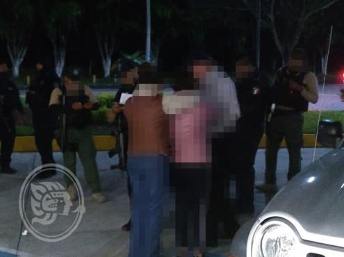 Autoridades rescatan a mujer secuestrada en Tomatlán