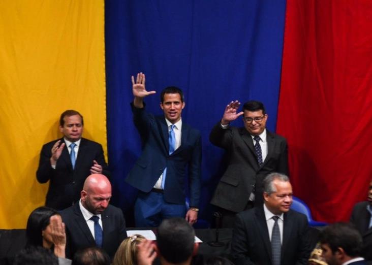 México y Argentina se abstienen de reconocer a Juan Guaidó