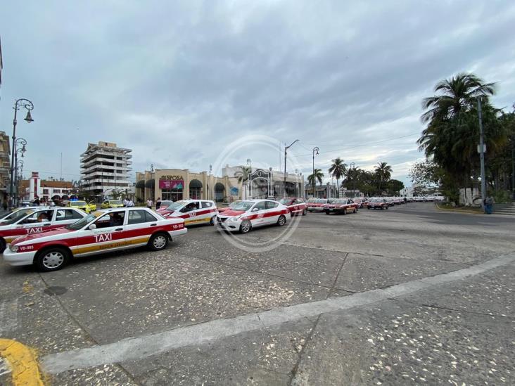 Piden a taxistas no abusar de tarifas durante Semana Santa