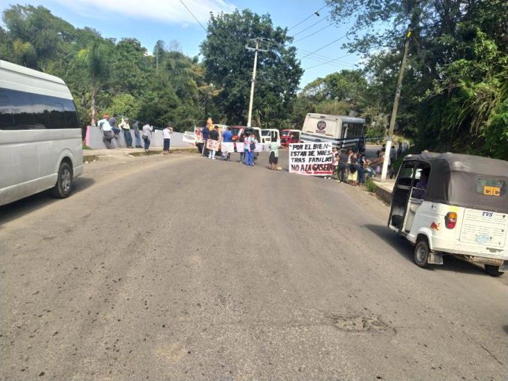 Protestan contra la construcción de una gasera en Atzacan
