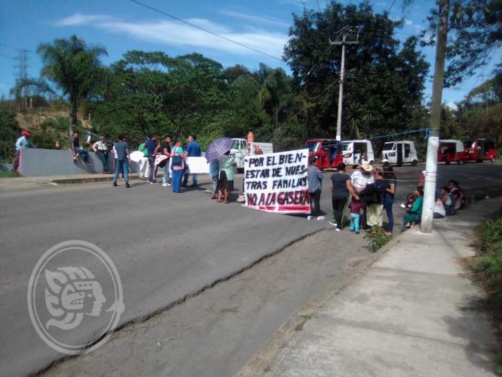 Protestan contra la construcción de una gasera en Atzacan