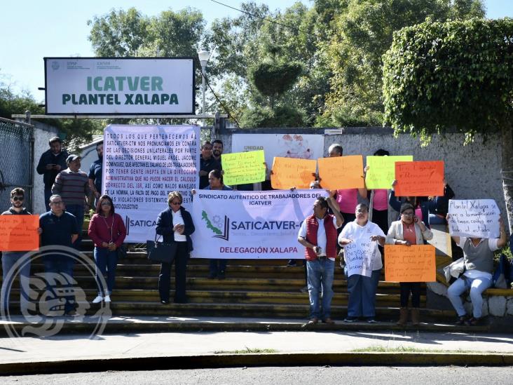 Reclaman destitución de director del Icatver ante presuntas irregularidades