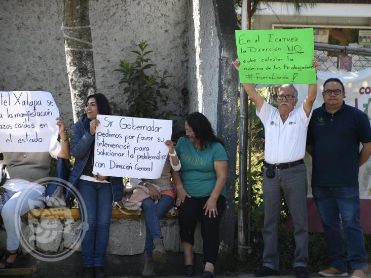 Reclaman destitución de director del Icatver ante presuntas irregularidades