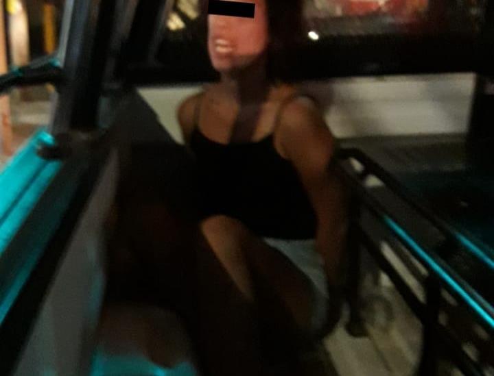 Mujer intenta asaltar tienda en calles de Veracruz