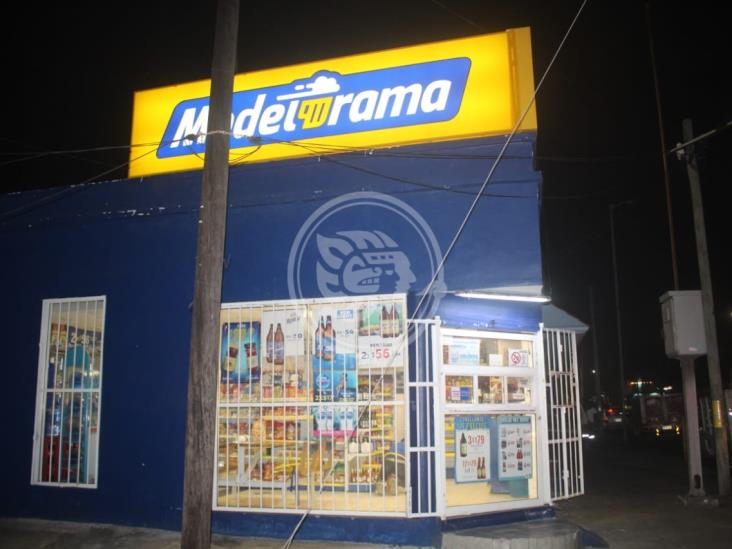 Mujer intenta asaltar tienda en calles de Veracruz