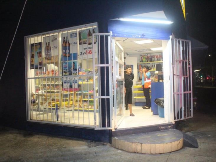 Mujer intenta asaltar tienda en calles de Veracruz