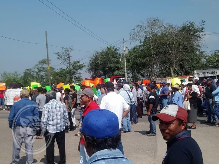 En Isla, manifestantes incendian vehículo de la Fuerza Civil; hay 12 detenidos