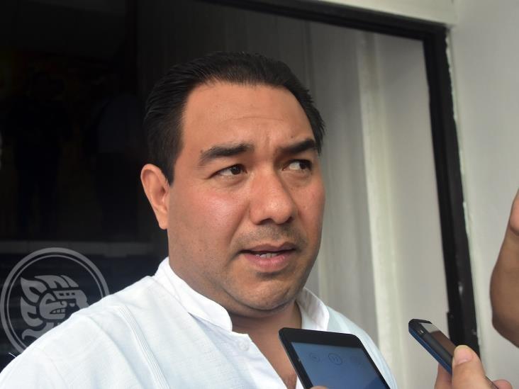 Por amenazas, policías escoltan a secretario de Gobernación en Coatzacoalcos