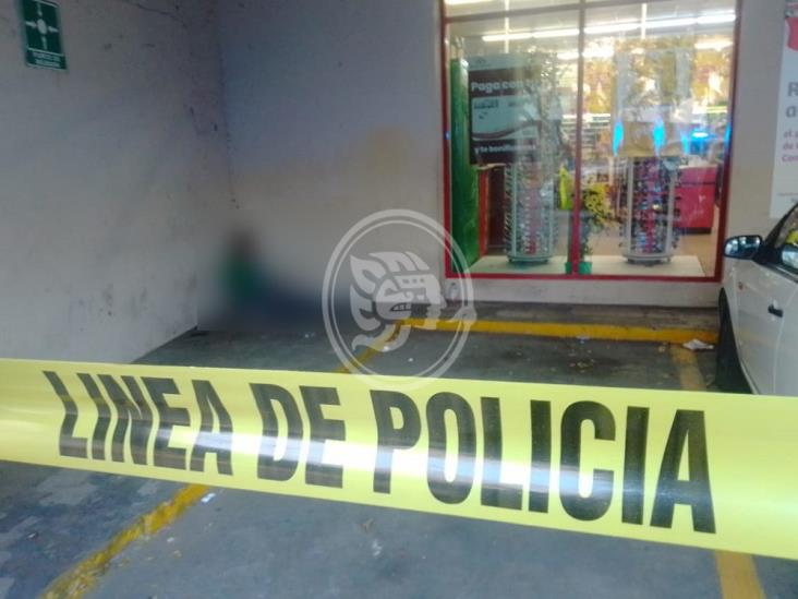 Muere indigente en estacionamiento de sucursal Waldo’s