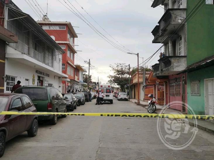 Ejecutan a joven afuera de oficinas de Tránsito en Misantla