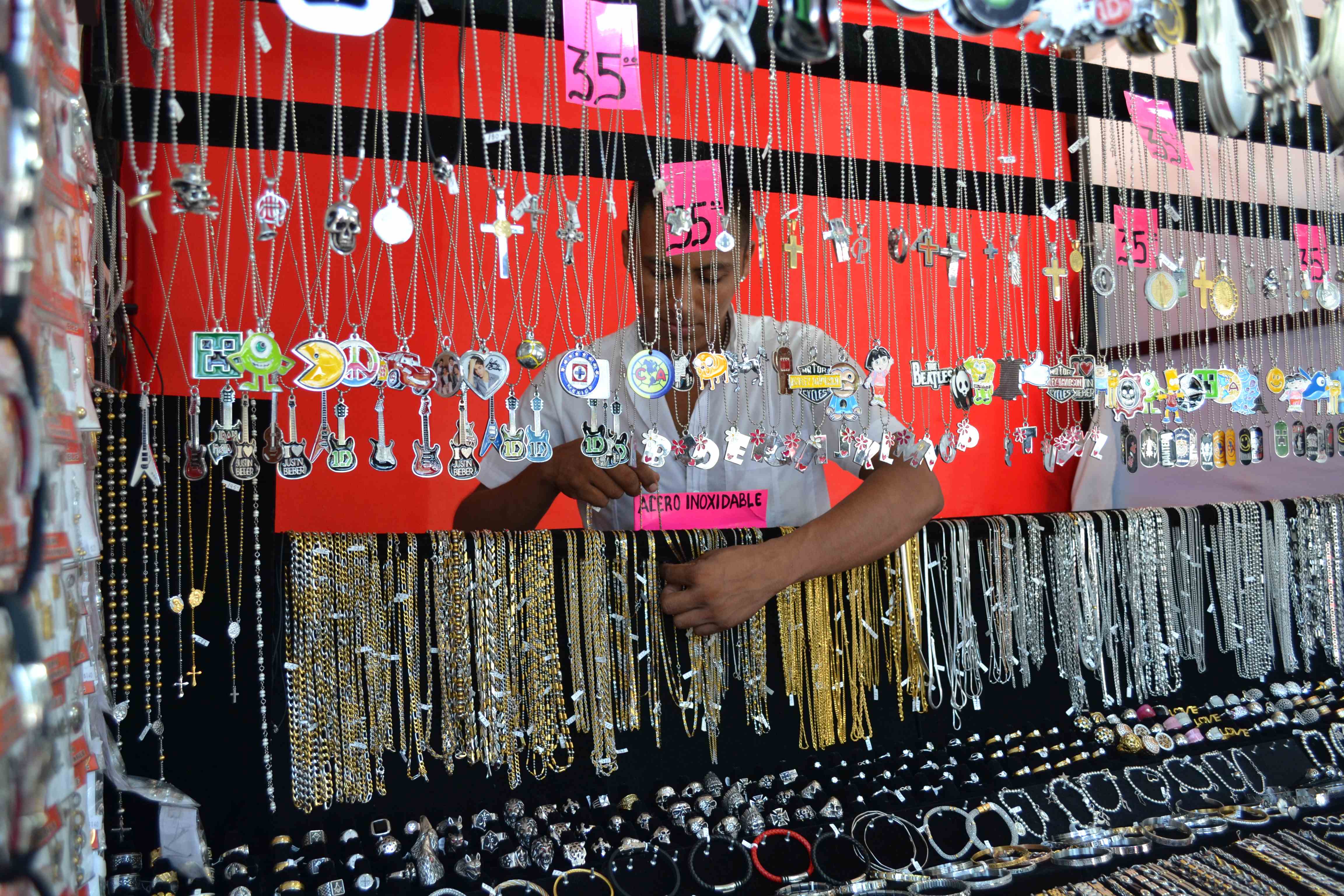 Ambulantes, principales beneficiados con fiestas del Carnaval: Canaco
