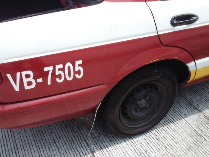 Se incendia taxi en fraccionamiento Costa de Oro