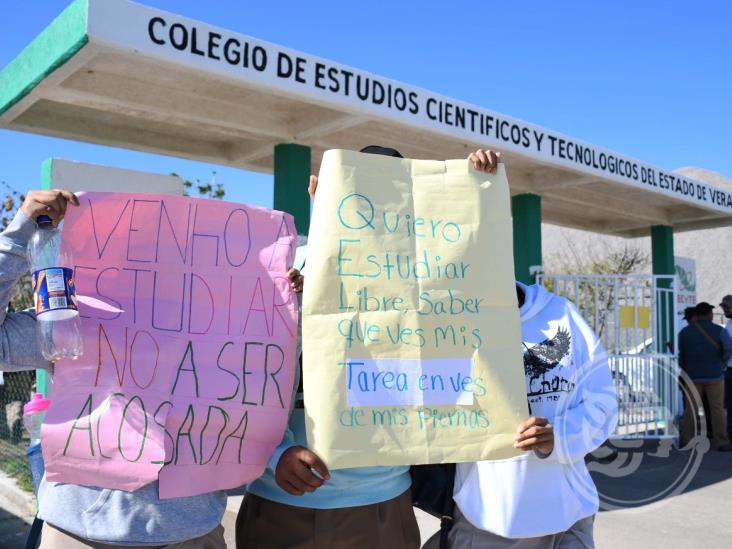 Padres y alumnos denuncian acoso de parte de maestros del CECyTEV