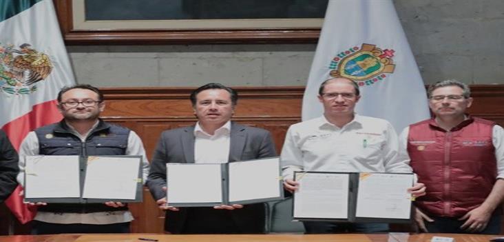 Designa Cuitláhuac comité para ejecutar proyecto del Tren Ligero de Xalapa