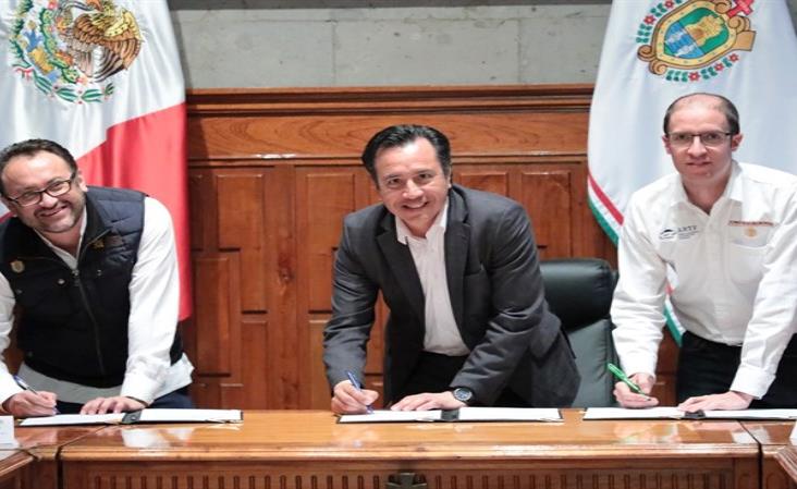 Designa Cuitláhuac comité para ejecutar proyecto del Tren Ligero de Xalapa