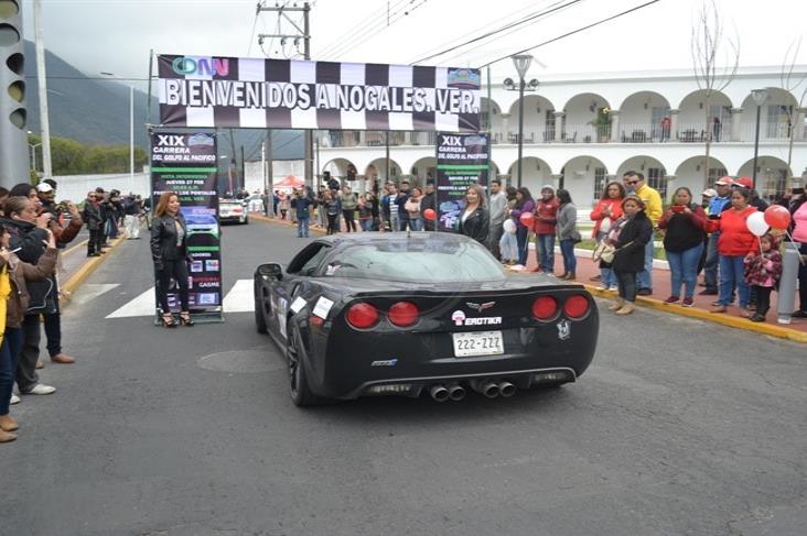 Pilotos del Rally del Golfo hacen escala en Nogales