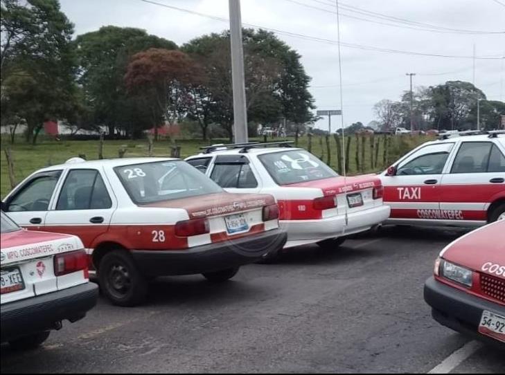 Bloquean carretera Fortín-Huatusco; acusan abuso de autoridades