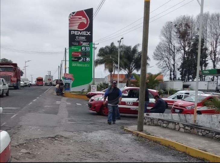 Bloquean carretera Fortín-Huatusco; acusan abuso de autoridades